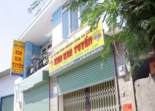 The gold shop Kim Kim Tuyen in District Thu Duc